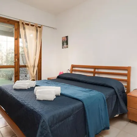 Feriehus A Schiera 750m 600m Centro Budoni