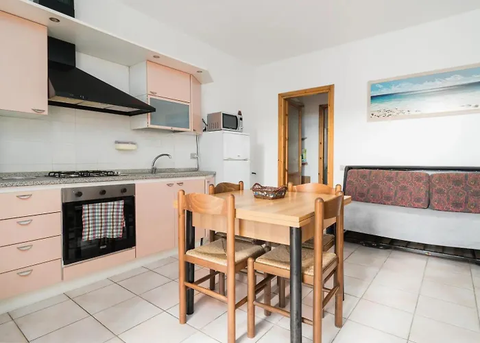 Ferienhaus A Schiera 750m 600m Centro Budoni